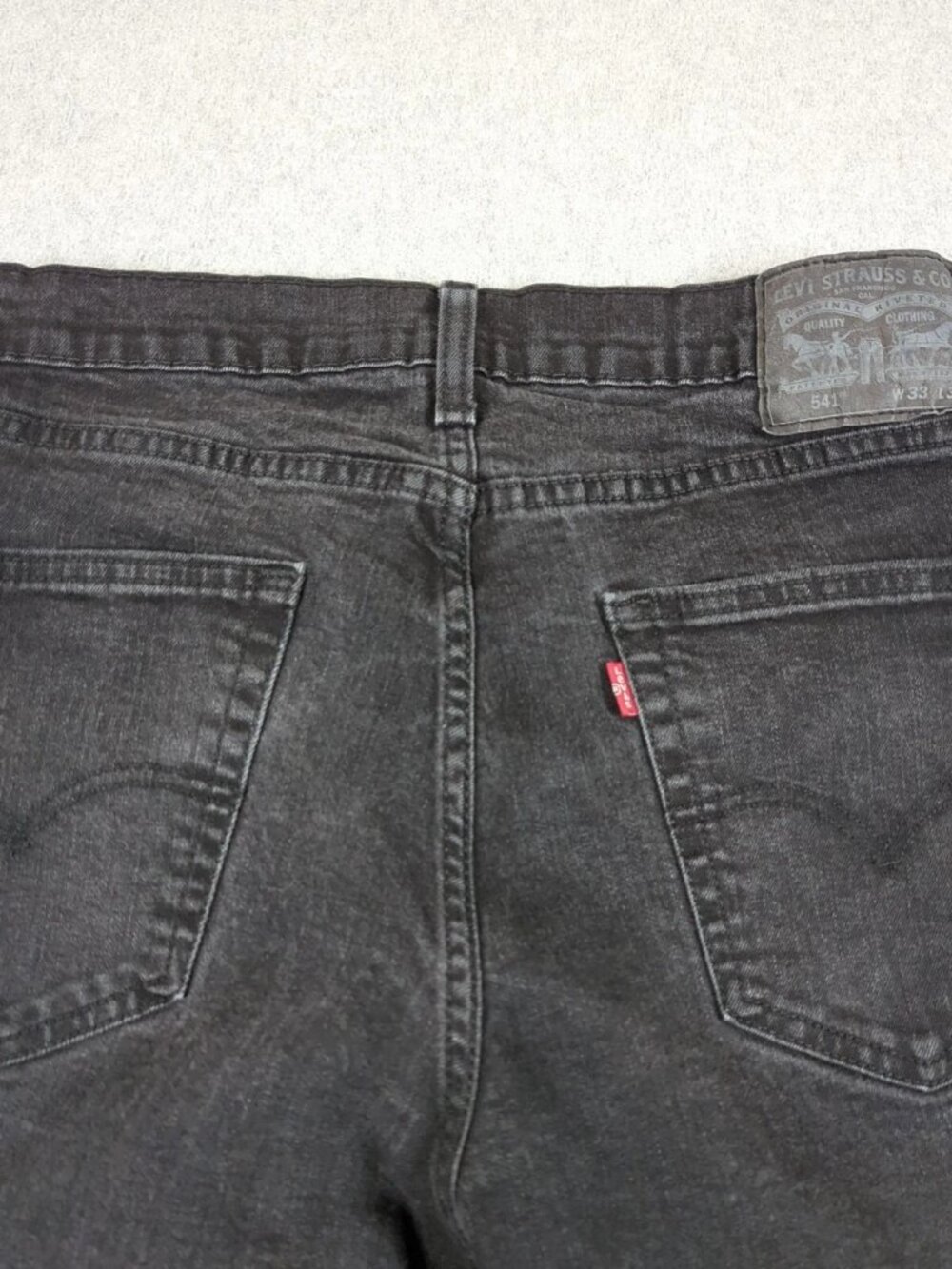 Levi's 541 Jeans Mens 33x32 (Actual 33x30) Black Denim Athletic Fit Straight Leg - Picture 2 of 9